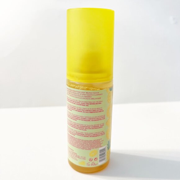 Revolution | Pineapple Brightening Makeup Fixing Spray - Picture 2 of 3